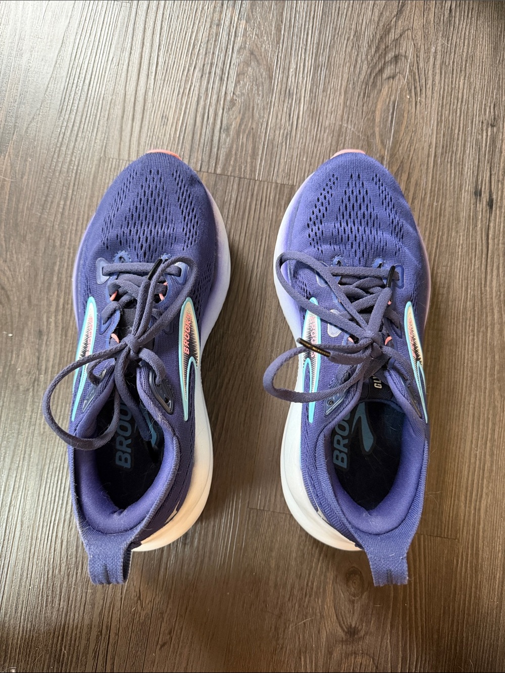 BROOKS WOMEN'S GLYCERIN 22